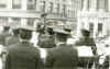 Оркестр вермлитцкого гарнизона выступает на Фестивальной улице (улица от Марктплаца в сторону вокзала). Дирежер - мой отец, Рагиня Павел Петрович.